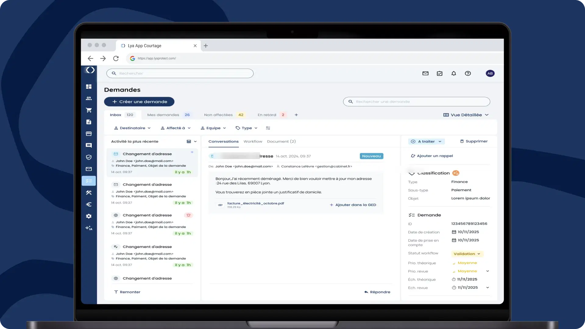 Interface de gestion des demandes avec classification automatique et workflow