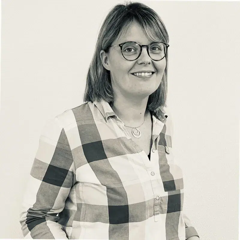 Portrait d'Élodie Baslé, courtière en assurances généraliste, cliente Lya