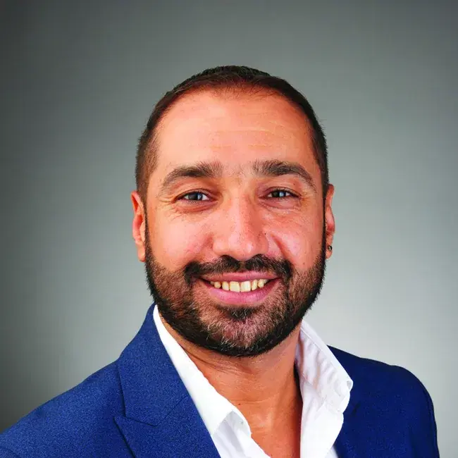 Portrait de Nasser Bentoumi, dirigeant du cabinet Benetfils, client Lya