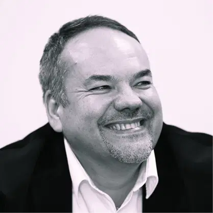 Portrait de William Roig, courtier indépendant en prévoyance et épargne, client Lya